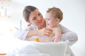 Những lưu ý khi sử dụng đèn sưởi nhà tắm để tắm cho trẻ nhỏ